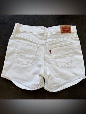Levi's Women’s White High-Rise Denim Mid Length Shorts - Size 28